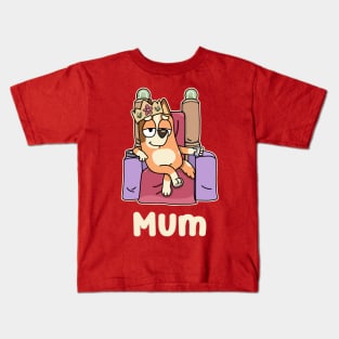 mum queen Kids T-Shirt